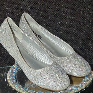 No Call Elegant Silver Flat Sequin Women's Round Toe Shoes Size 12W NWOT